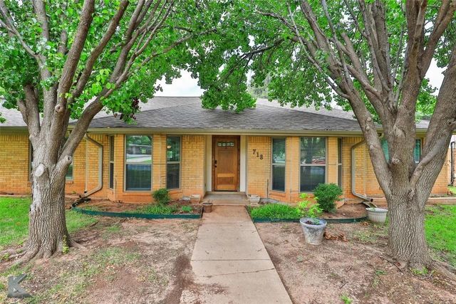 718 Green Valley Dr — Radford Hills
