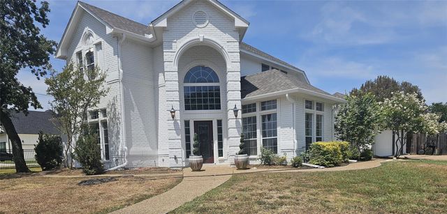 1601 VILLAGE Trl — glen forest
