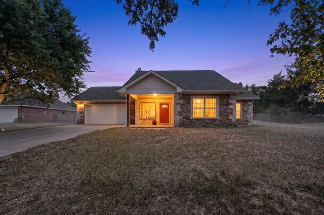 4014 Cox St — Cedar Park Village