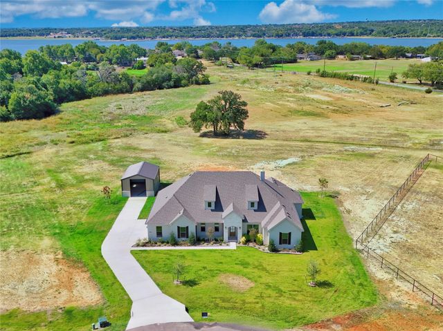 1016 Emery Ct — Parker Ridge