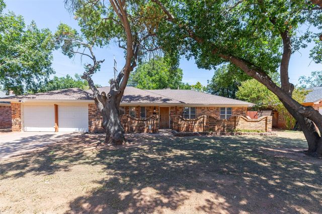 4002 Ligustrum Dr — Hedges Add