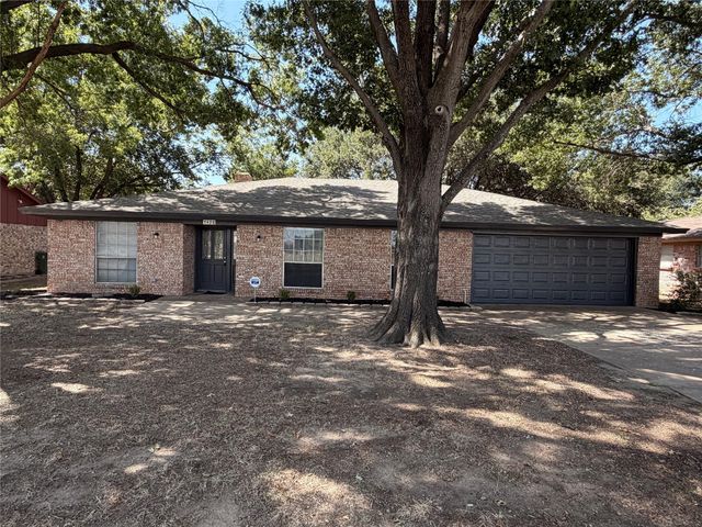 7428 Bogart Dr — College Hills Add