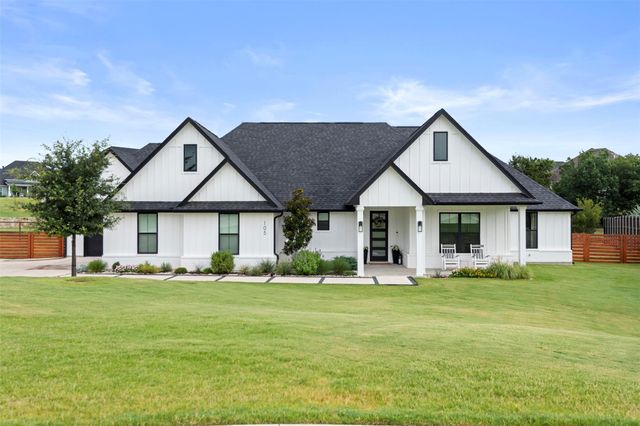 105 Kaya Ct — Lakeway Estates