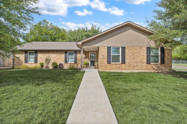 241 Crockett Ln — Heritage Heights