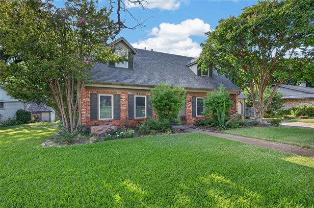 2710 Devonshire Dr — Windsor Place Add Rep