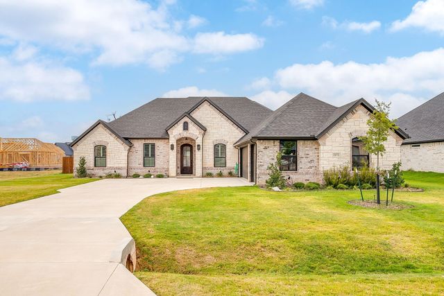 2172 Middlewood Cir — Pecan Plantation