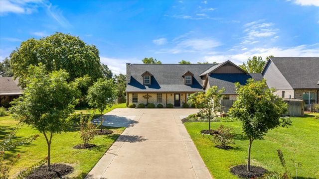 109 Casas Del Sur St — LAGUNA TRES EST