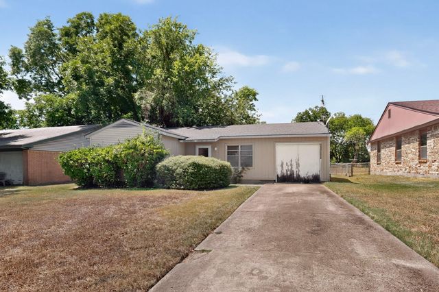 2225 Mayfair St — Mayfair Ennis