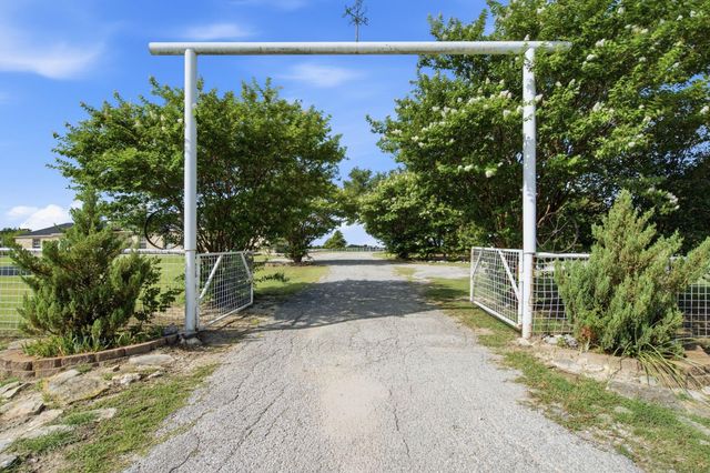 748 Rocky Ridge Ln — None