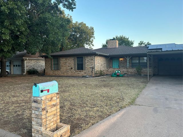 3149 Primrose Dr — Countryside Estates