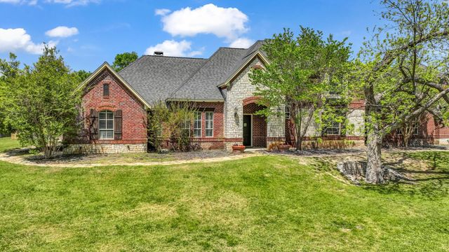 1555 Hunterglenn Dr — Mcdavid Estates