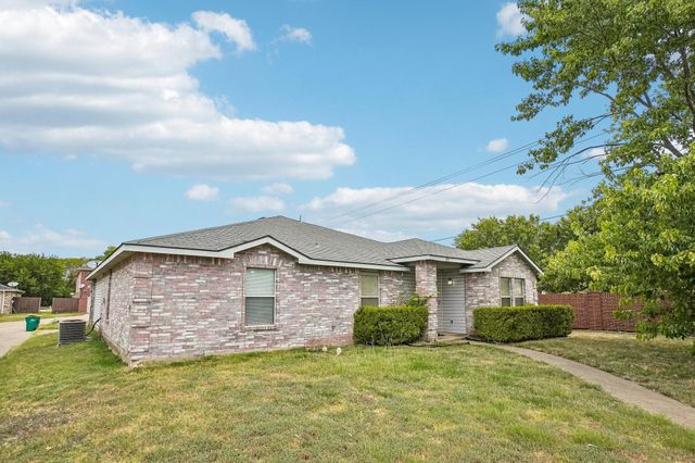 659 Pondview Dr — Highlands North Ph 02