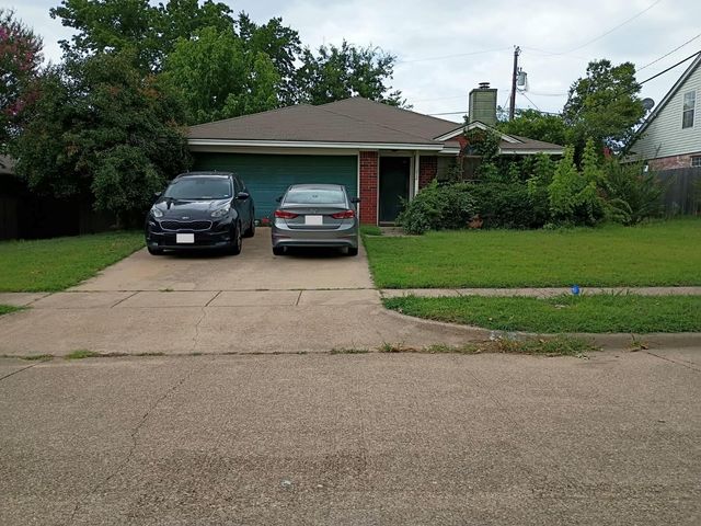 212 Saint James Pl — Park Place 1st Sec