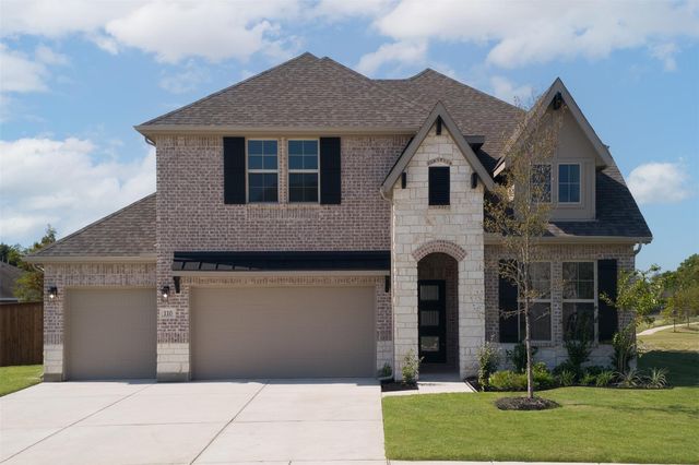 110 Memorial Dr — Brookville Estates