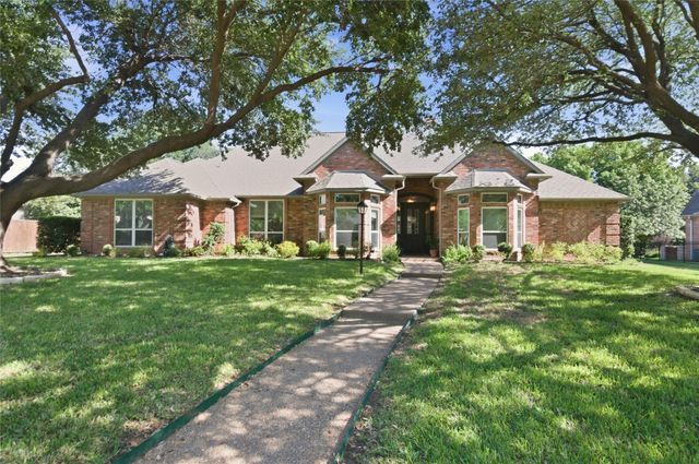 2702 Cottonwood Ln — Summertree Add