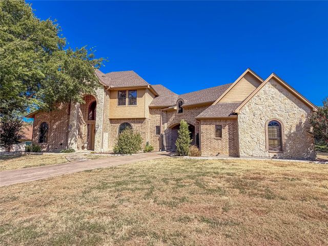 2737 Wood Lake Dr — Lake Ridge Sec 13