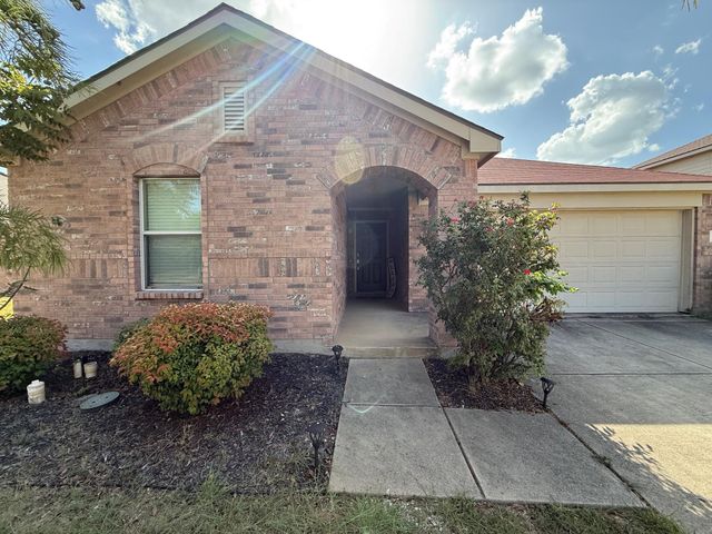 1331 Newton Dr — Cedar Crest Ph 3a