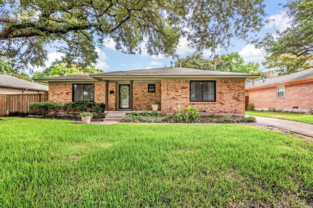 2510 Pinebluff