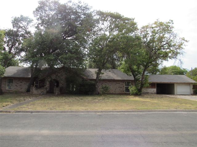 208 Opal St — Dehay Estate