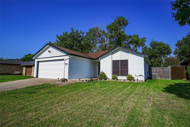 8021 Pebblebrook Dr — Foster Village Add