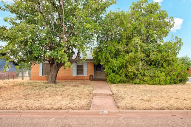 2168 Westview Dr — Green Acres
