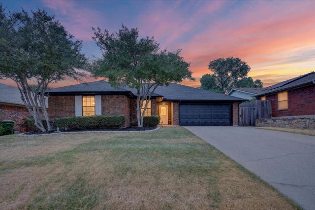 8233 Willis Ln — Foster Village Add