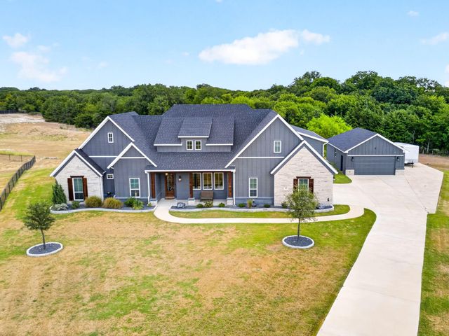 10 Tamminga Trl — Cross Fence Oak Vista