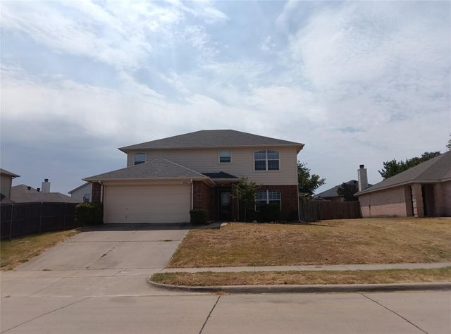 424 Heritage Dr — Centennial Place Add