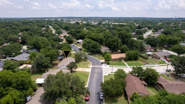 6441 Carousel Dr — Astor Heights Add