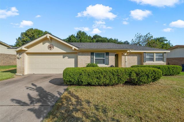 721 Pawnee Trl — Indian Creek Estate