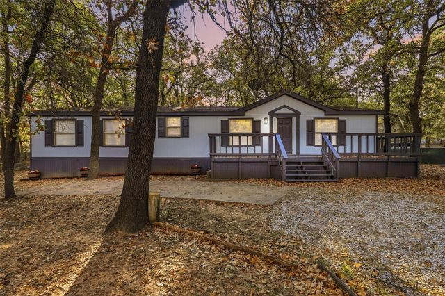 4631 Lyndi Ln — Blue Water Shores