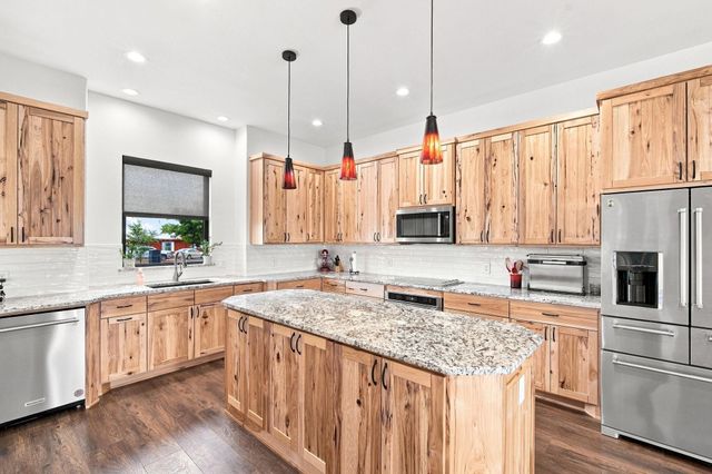 140 Lone Elm Rd — Savannah Oaks