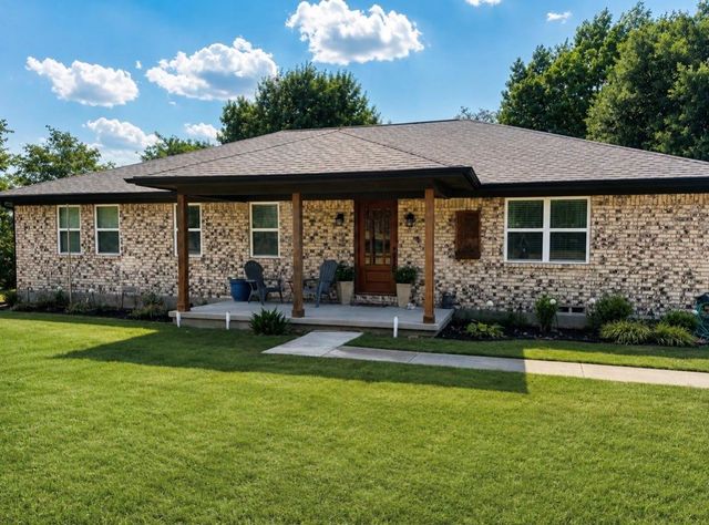 1731 N Mockingbird Ln — E M Lay