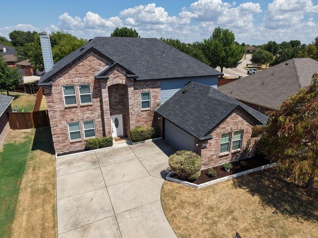 902 Fleming St — Creek Hollow Ph 1