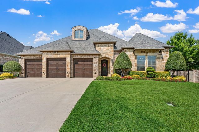 800 Regina Ct — Colleyville Heights