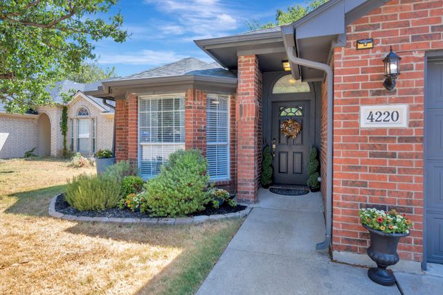4220 Maryanne Pl — Fossil Village Add