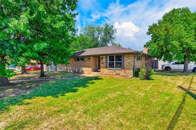 2400 Kent Cir — Rolling Hills Park Add