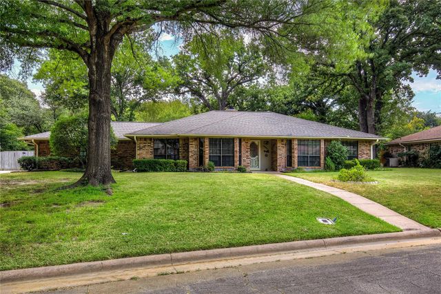 5027 Lacy Ln — Turtle Creek Estate Add