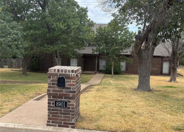 8901 Raven Dr — Forest Est