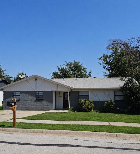 6924 Yorkston St — Bunker Hill