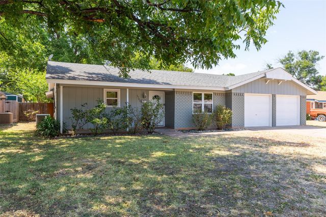 1702 Glendale Dr — Richland Acres