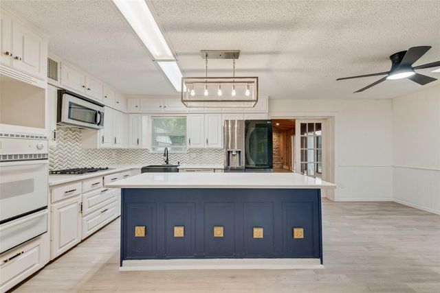 721 Thompson Dr — Rancho North