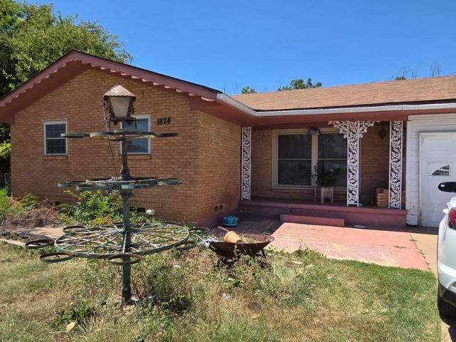 1624 Andrews Dr — Leffall Heights