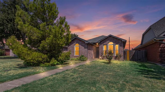 1403 E Brown St — Wyndham Estates Ph II