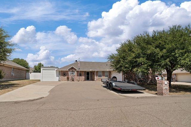 105 Topaz Cir — Imperial Estates