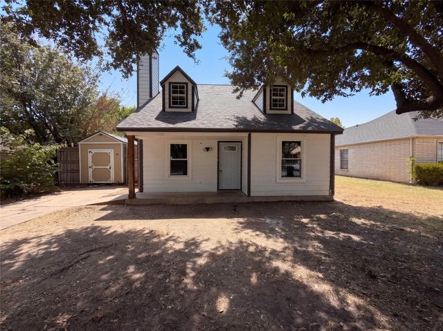 108 Marvin Gdns — Lake Park