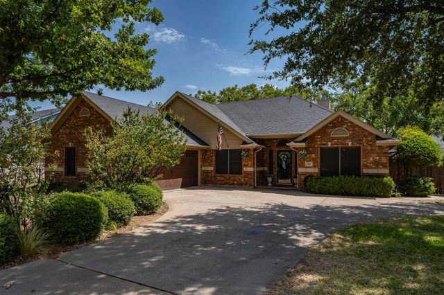 1701 Smith Dr — University Hills Add