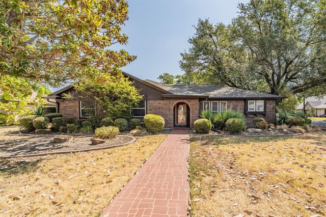 5500 Meadow Oak St — Holiday West Add