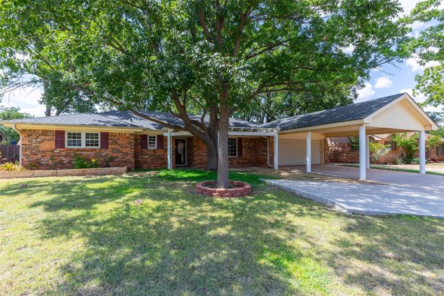 2234 Brentwood Dr — Brookhollow