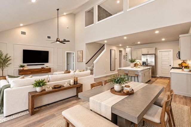 2318 Highbury Hl — Devonshire